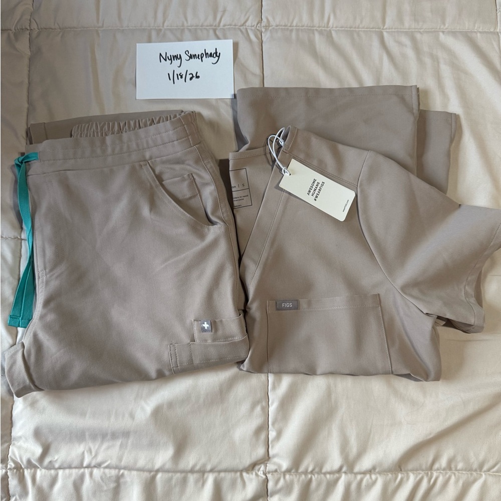 FIGS Scrubs Set - Boulder
